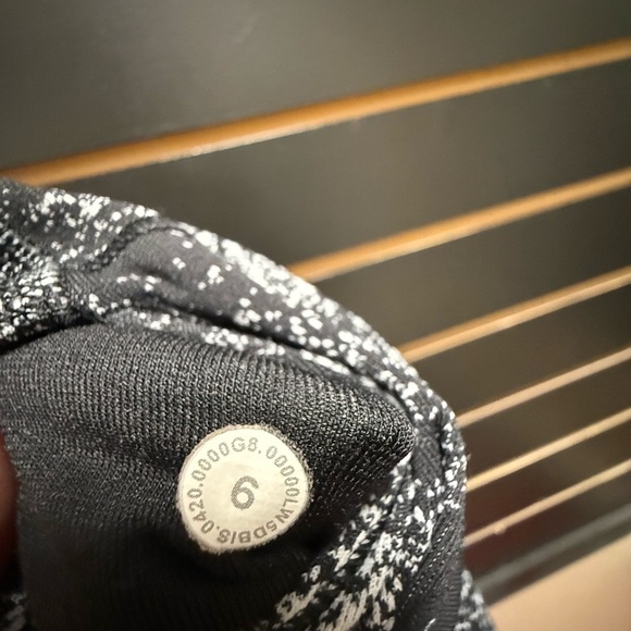 Lululemon Splatter Print High-Rise Leggings 6 - Picture 4 of 4